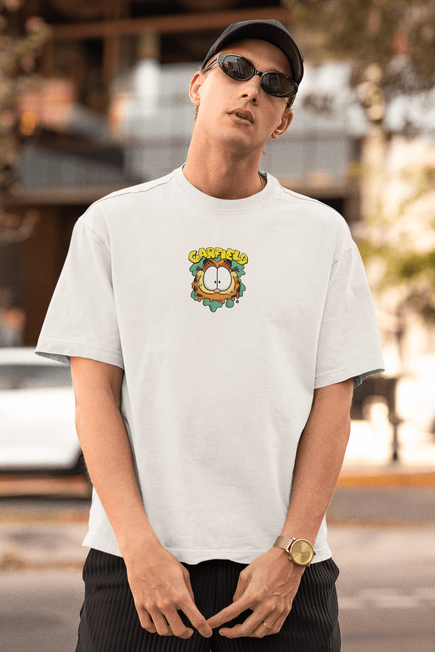 mockup-of-a-man-wearing-an-oversized-t-shirt-and-sunglasses-m25272 (1)-min Oversized T-shirt Online